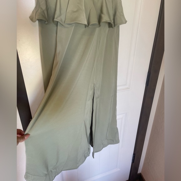 Never worn Sage Corset Dress. Beautiful back with slit. Size M - Picture 3 of 4